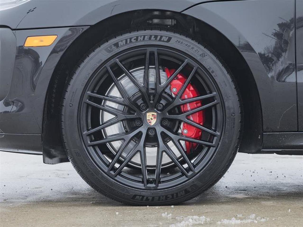 2024 Porsche Macan GTS AWD Premium Pkg Plus Burmester High-End Surrou Photo