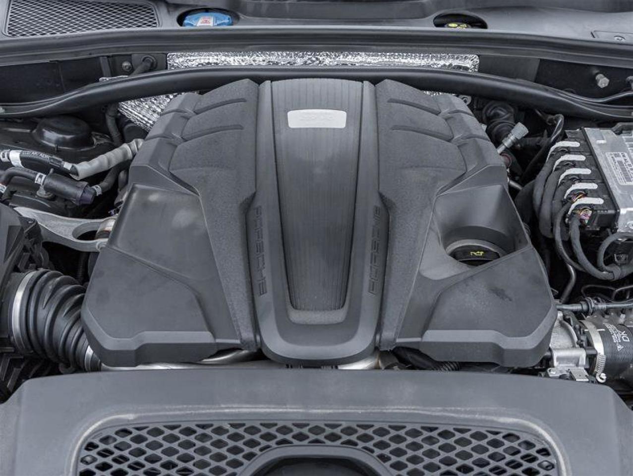 2024 Porsche Macan GTS AWD Premium Pkg Plus Burmester High-End Surrou Photo