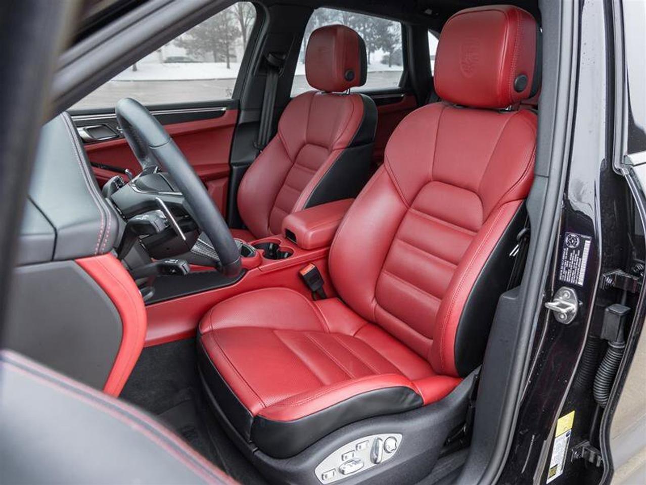 2024 Porsche Macan GTS AWD Premium Pkg Plus Burmester High-End Surrou Photo