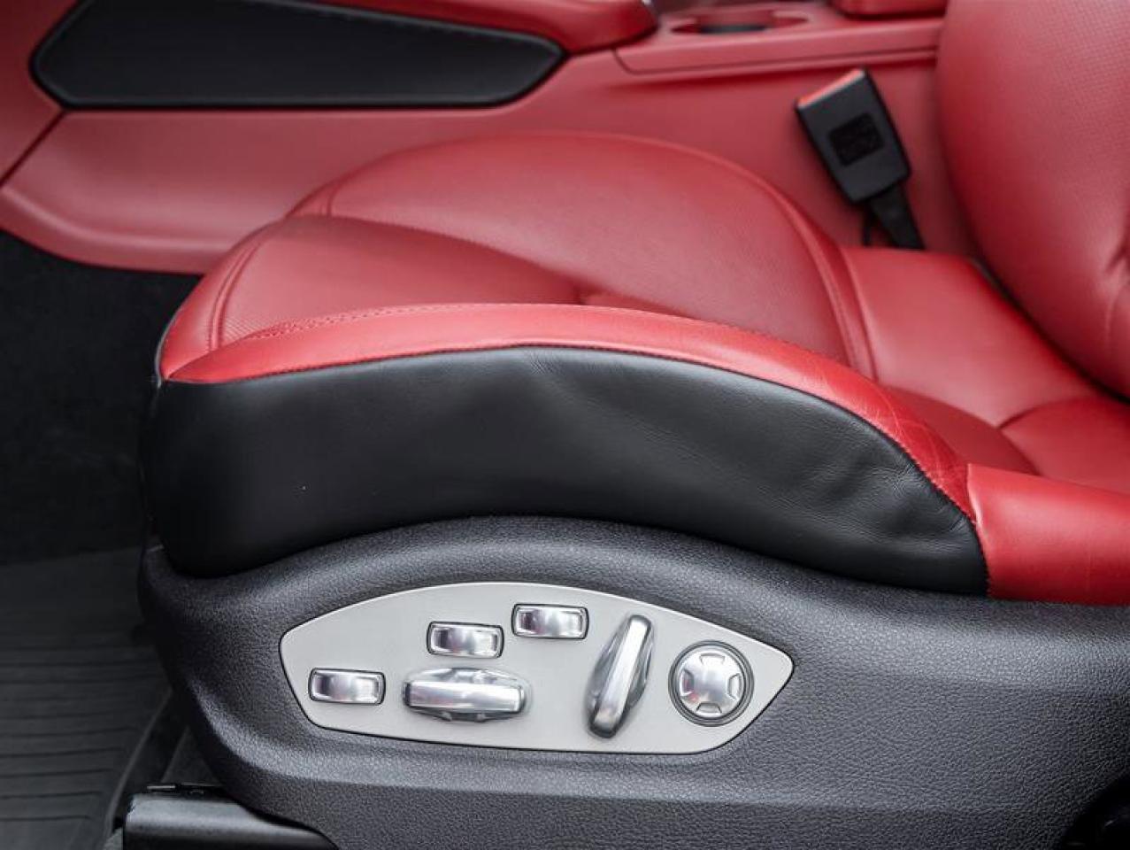 2024 Porsche Macan GTS AWD Premium Pkg Plus Burmester High-End Surrou Photo