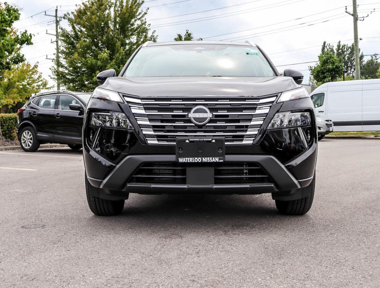 2025 Nissan Rogue SV Moonroof GREAT RATES/GREAT DEAL Photo2