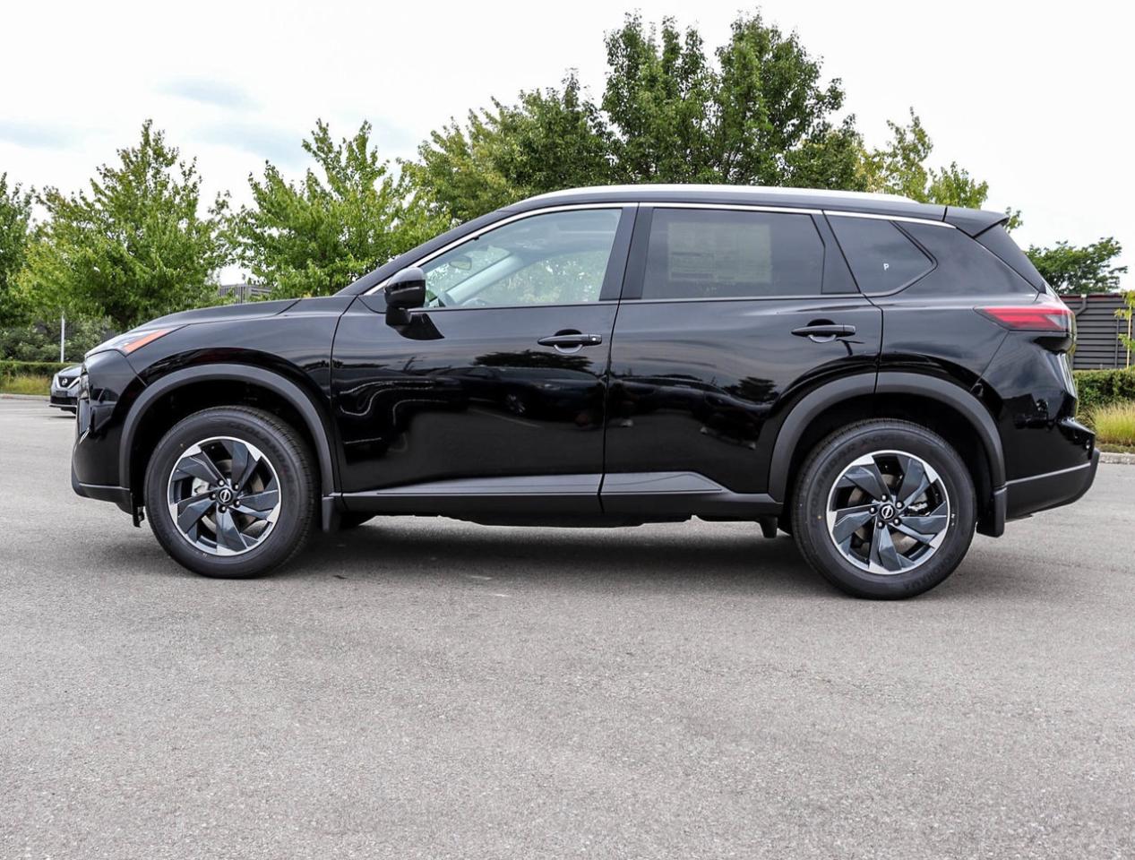 2025 Nissan Rogue SV Moonroof GREAT RATES/GREAT DEAL Photo