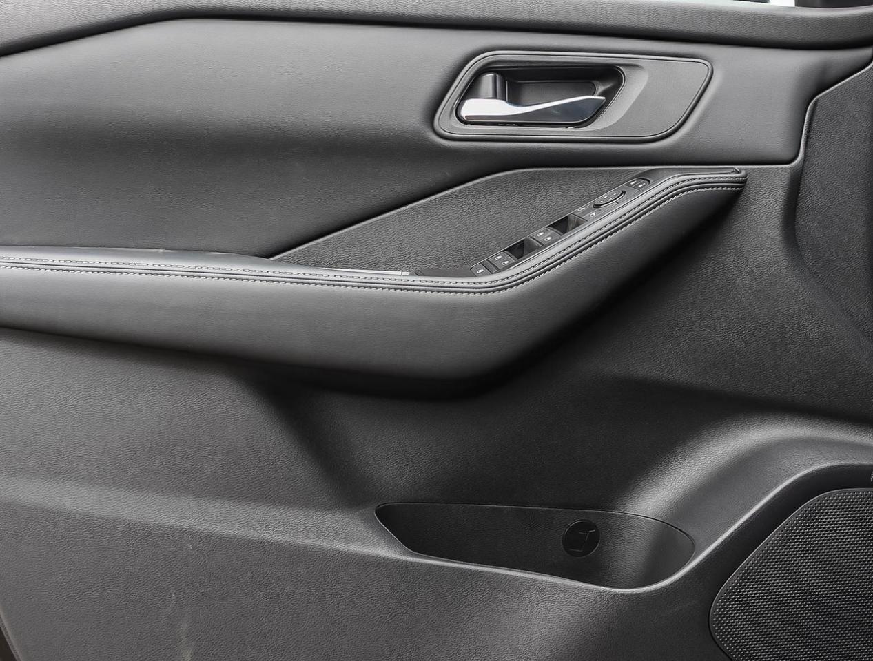 2025 Nissan Rogue SV Moonroof GREAT RATES/GREAT DEAL Photo