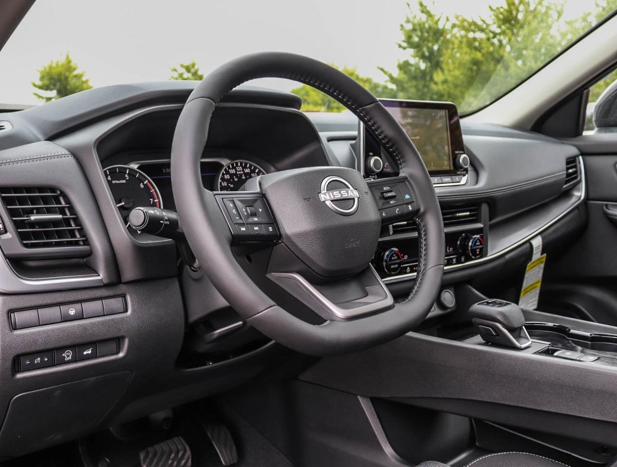 2025 Nissan Rogue SV Moonroof GREAT RATES/GREAT DEAL Photo