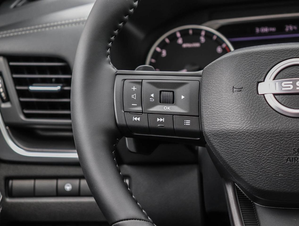 2025 Nissan Rogue SV Moonroof GREAT RATES/GREAT DEAL Photo