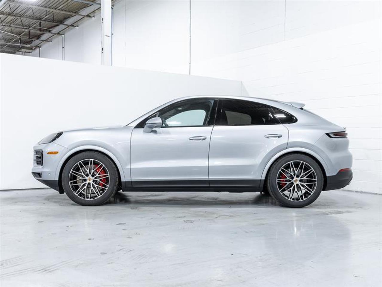 2026 Porsche Cayenne  Photo3