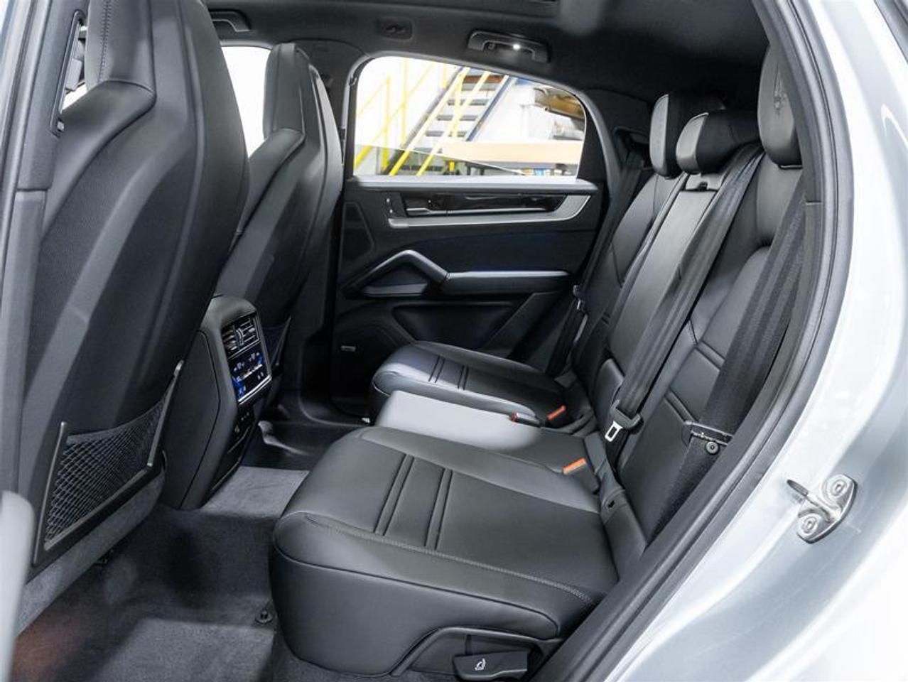 2026 Porsche Cayenne  Photo