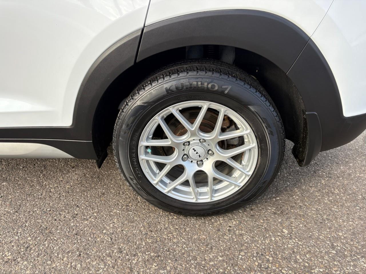 2021 Hyundai Tucson Essential 4dr All-Wheel Drive Photo2