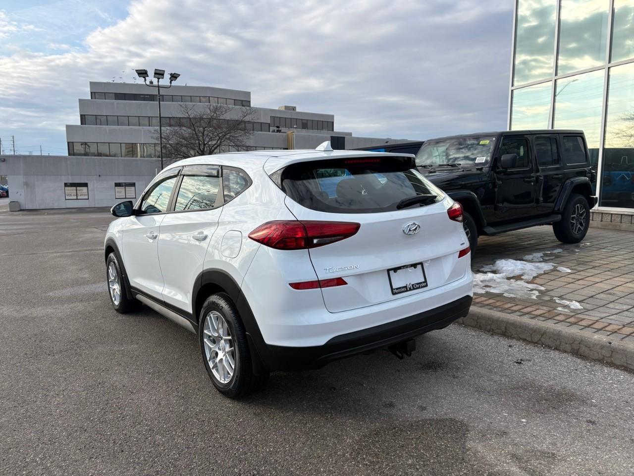 2021 Hyundai Tucson Essential 4dr All-Wheel Drive Photo3