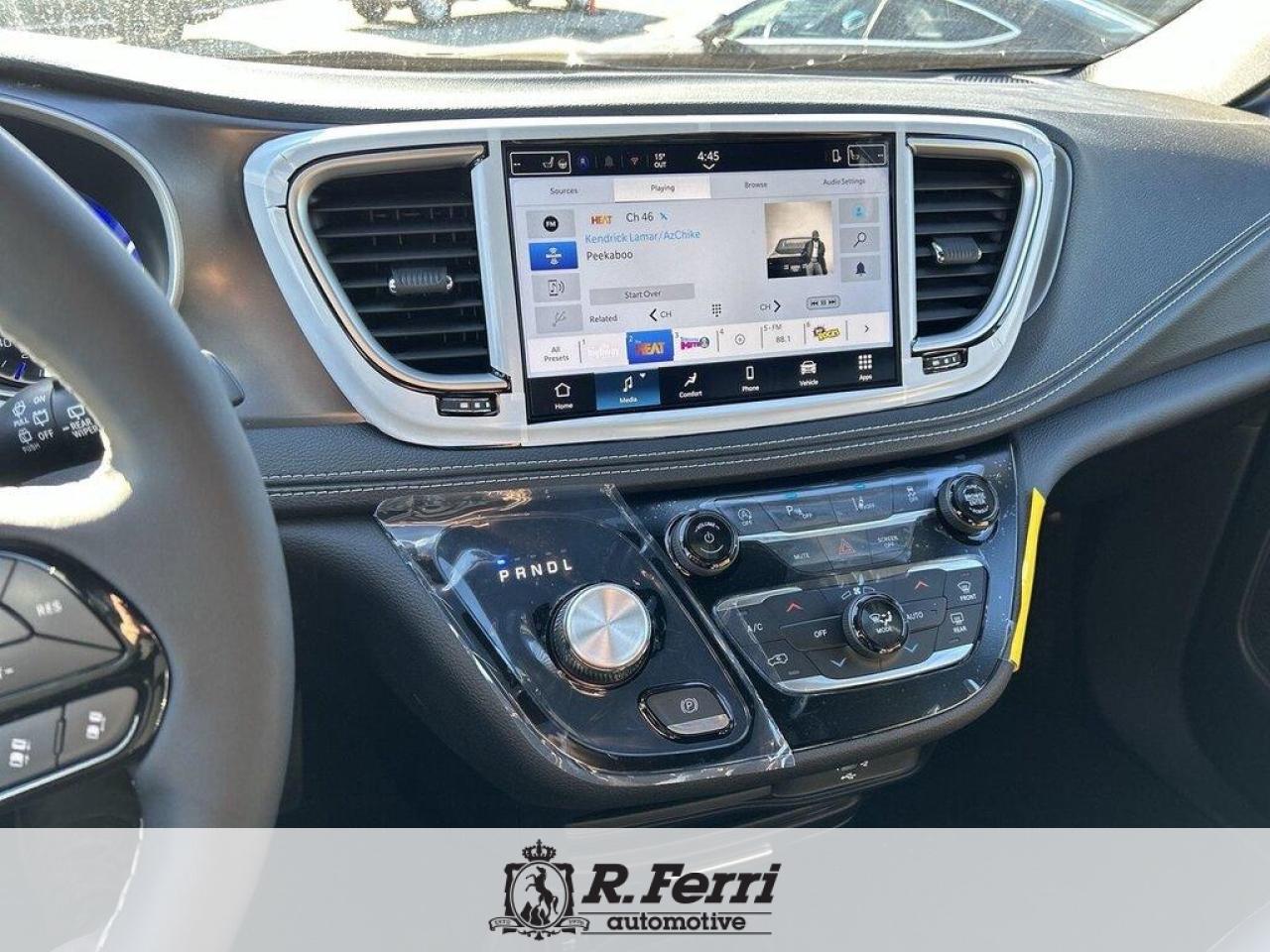 2026 Chrysler Pacifica Select All-Wheel Drive Passenger Van Photo