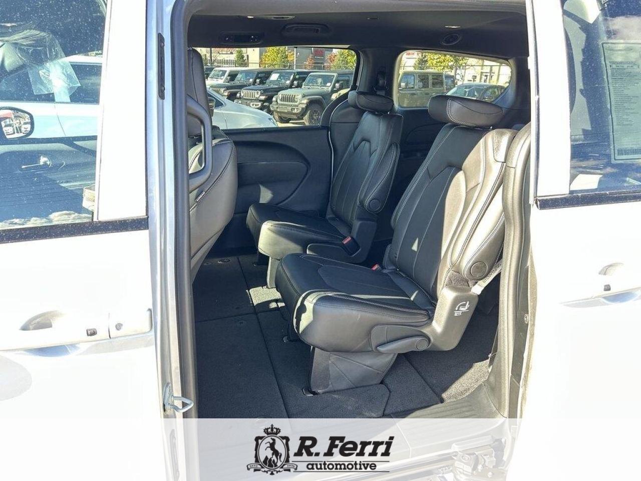 2026 Chrysler Pacifica Select All-Wheel Drive Passenger Van Photo