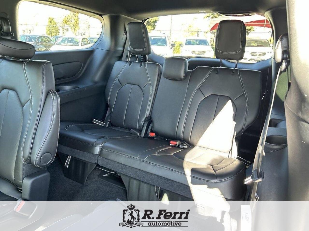 2026 Chrysler Pacifica Select All-Wheel Drive Passenger Van Photo