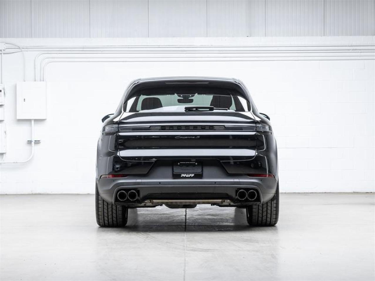 2025 Porsche Cayenne  Photo