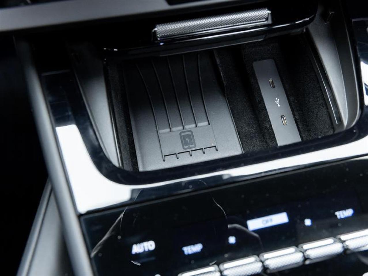 2025 Porsche Cayenne  Photo