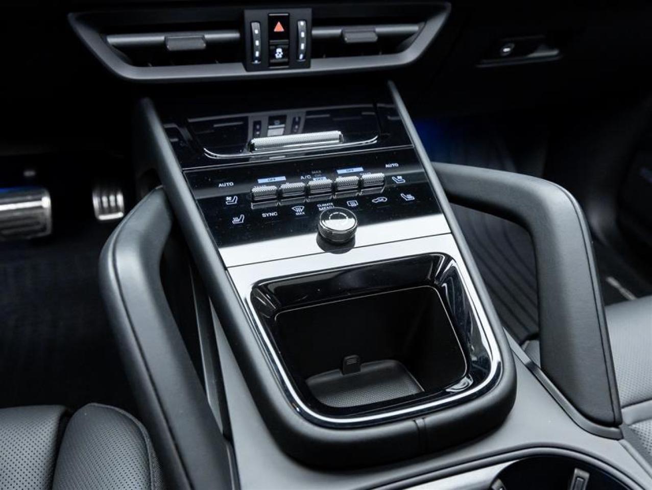 2025 Porsche Cayenne  Photo