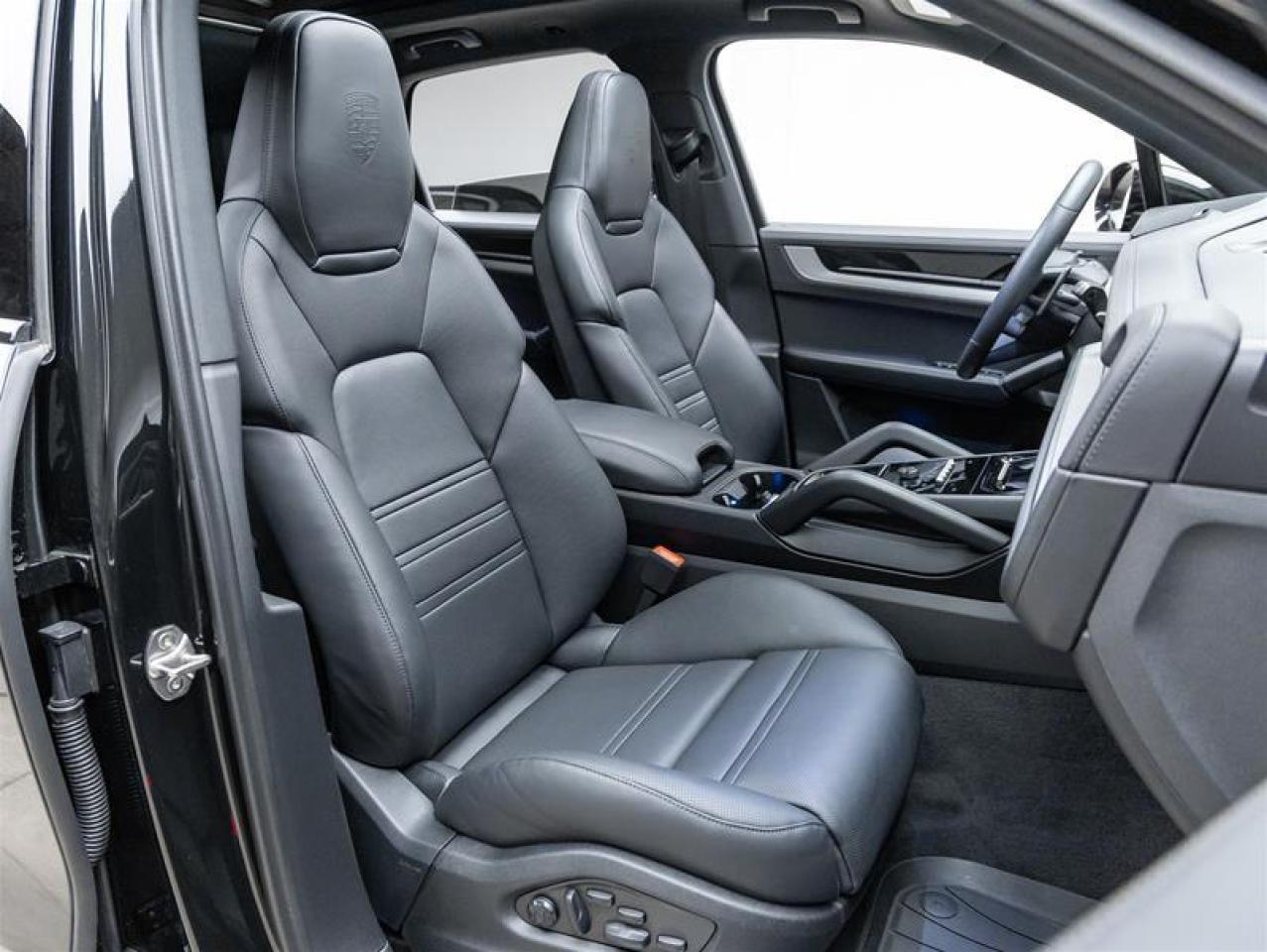 2025 Porsche Cayenne  Photo