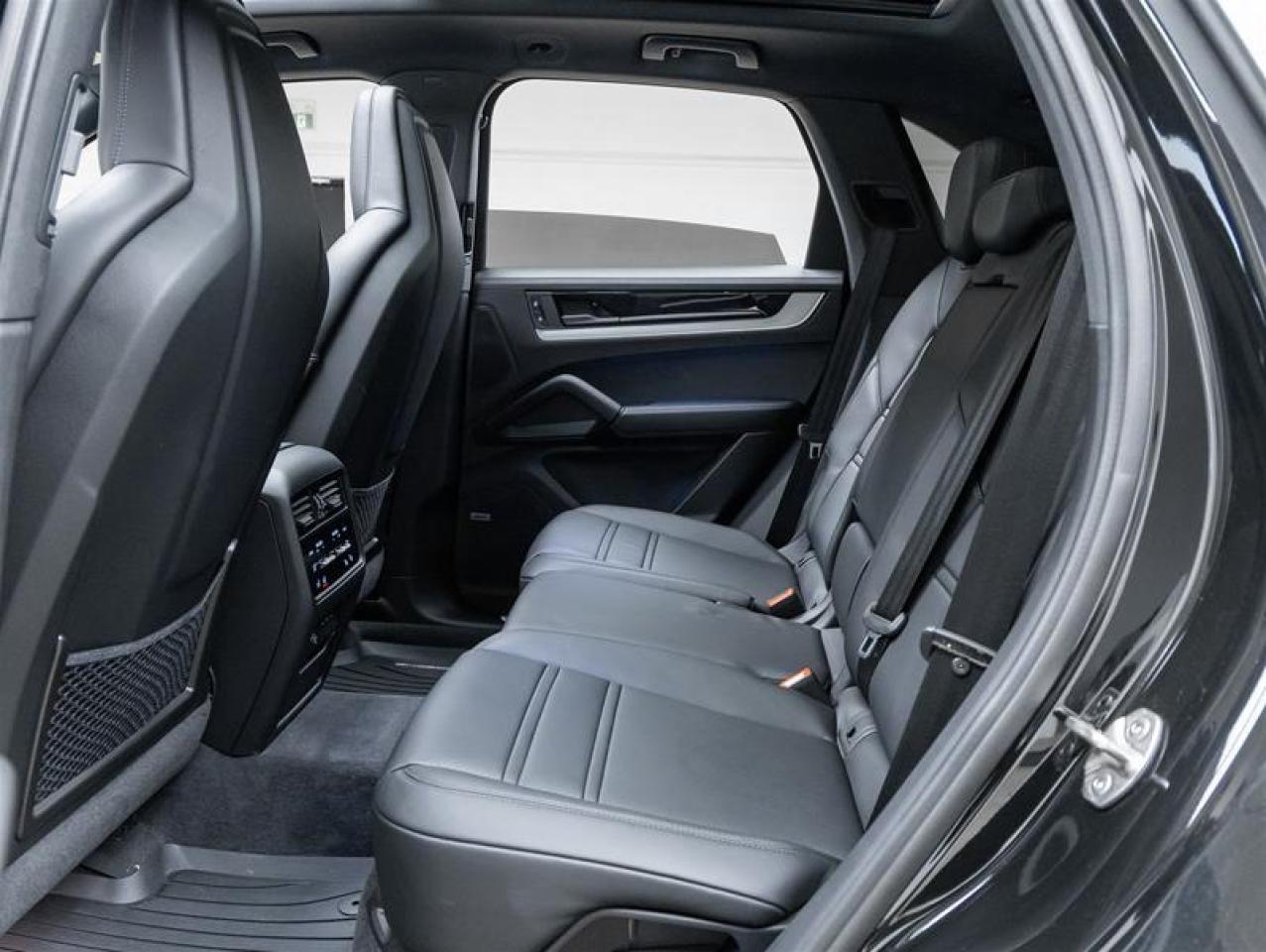 2025 Porsche Cayenne  Photo