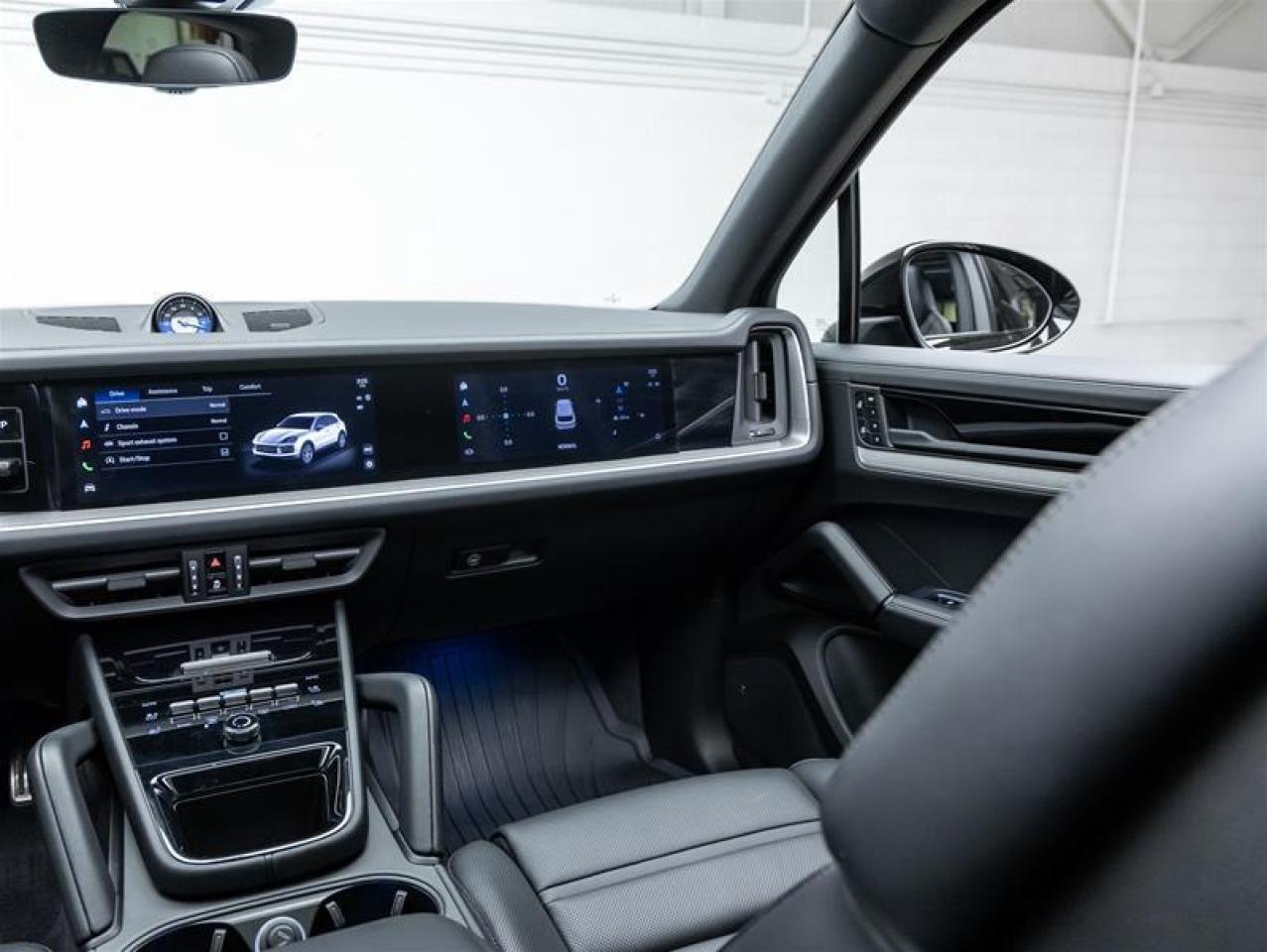 2025 Porsche Cayenne  Photo