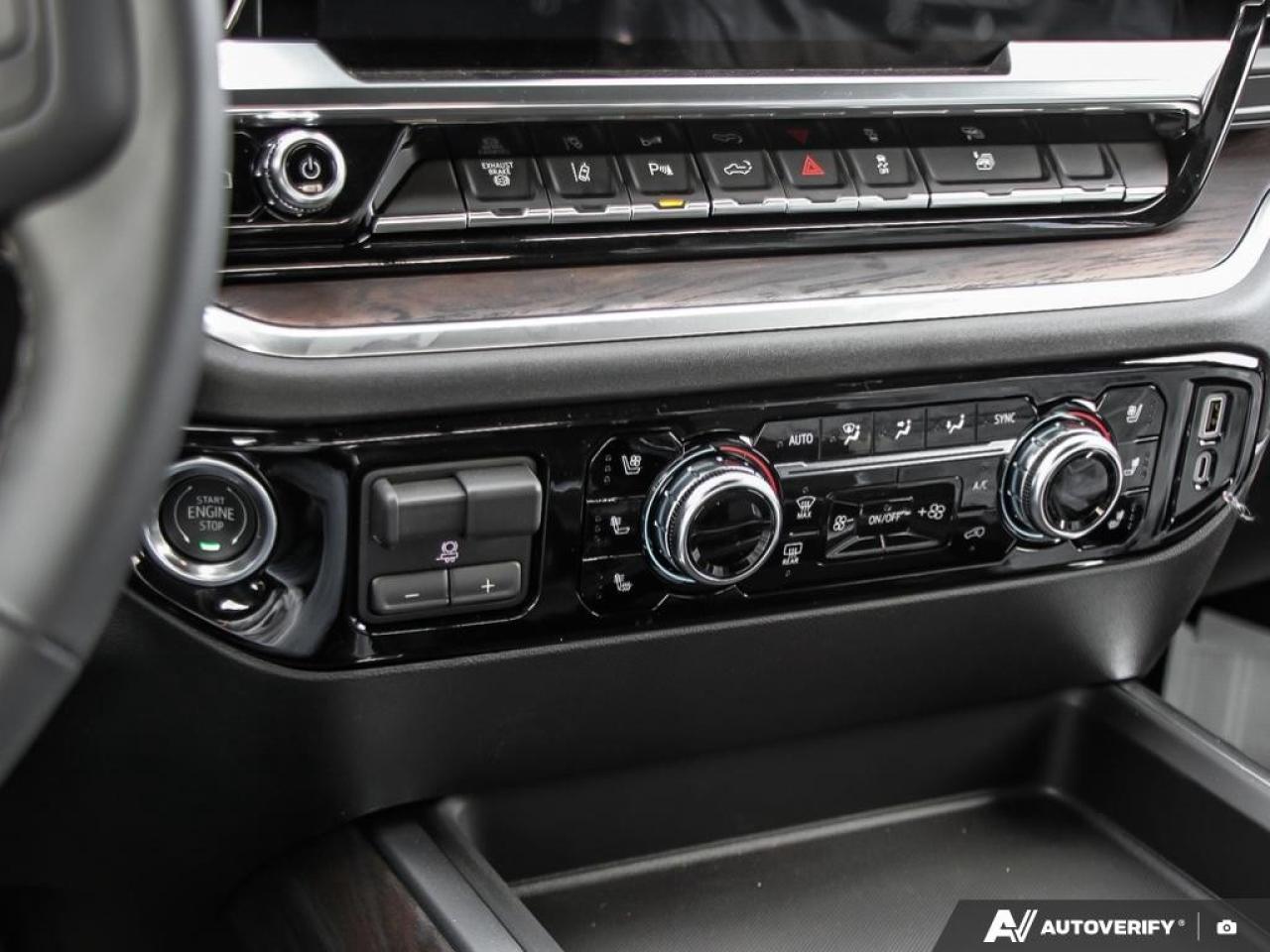 2026 GMC SIERRA 2500HD Crew Cab Standard Box 4-Wheel Drive SLT Photo