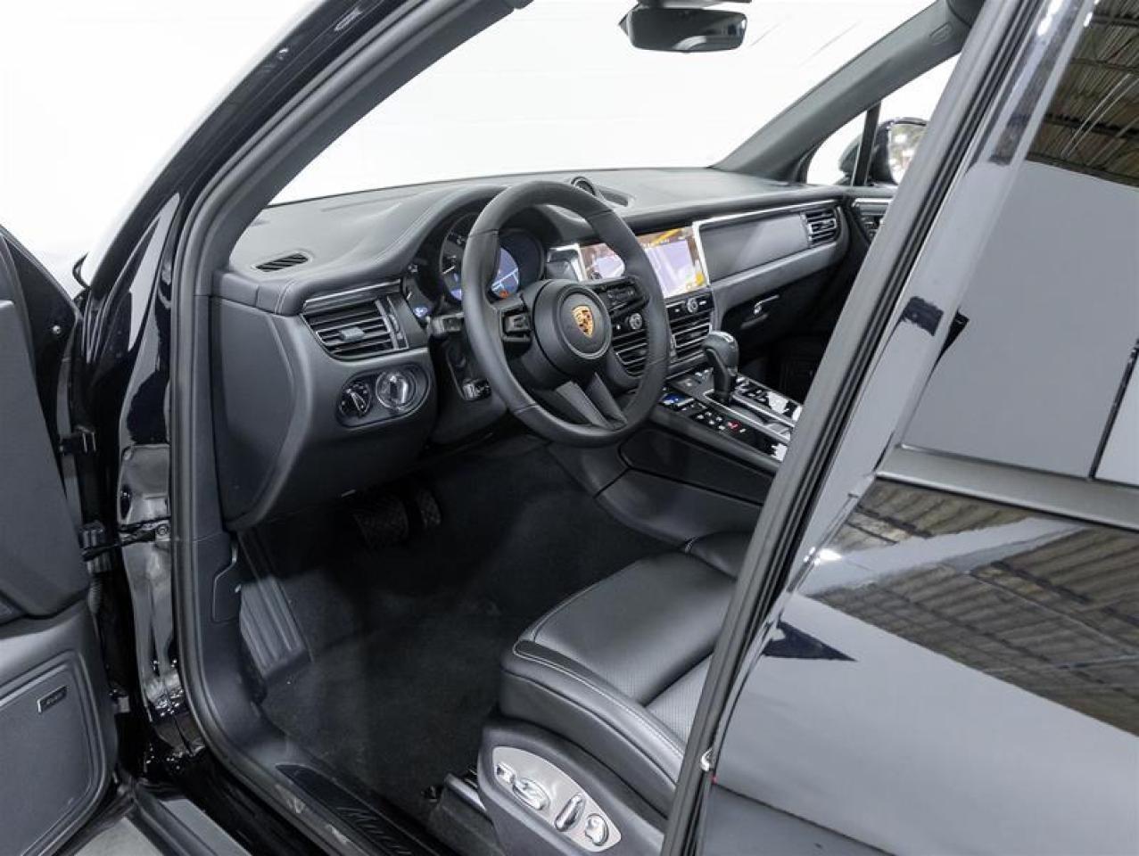 2026 Porsche Macan  Photo