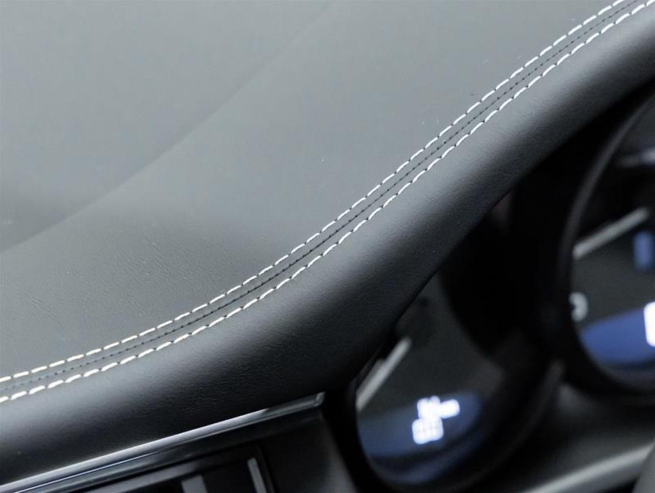 2026 Porsche Macan  Photo