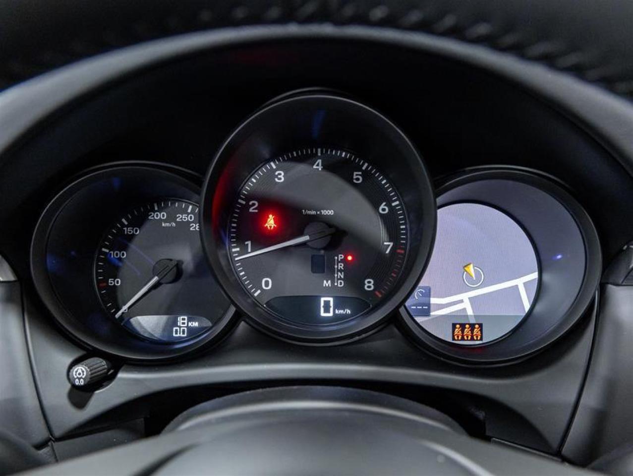 2026 Porsche Macan  Photo