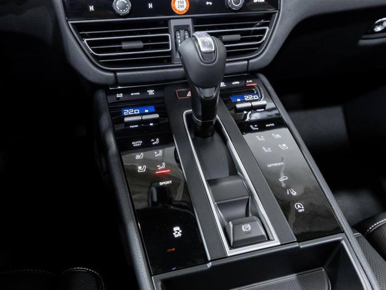 2026 Porsche Macan  Photo