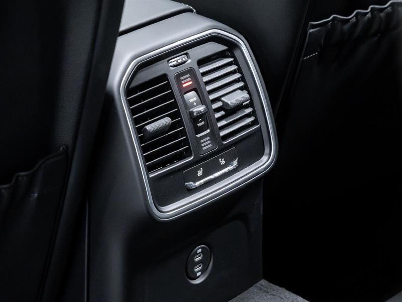 2026 Porsche Macan  Photo