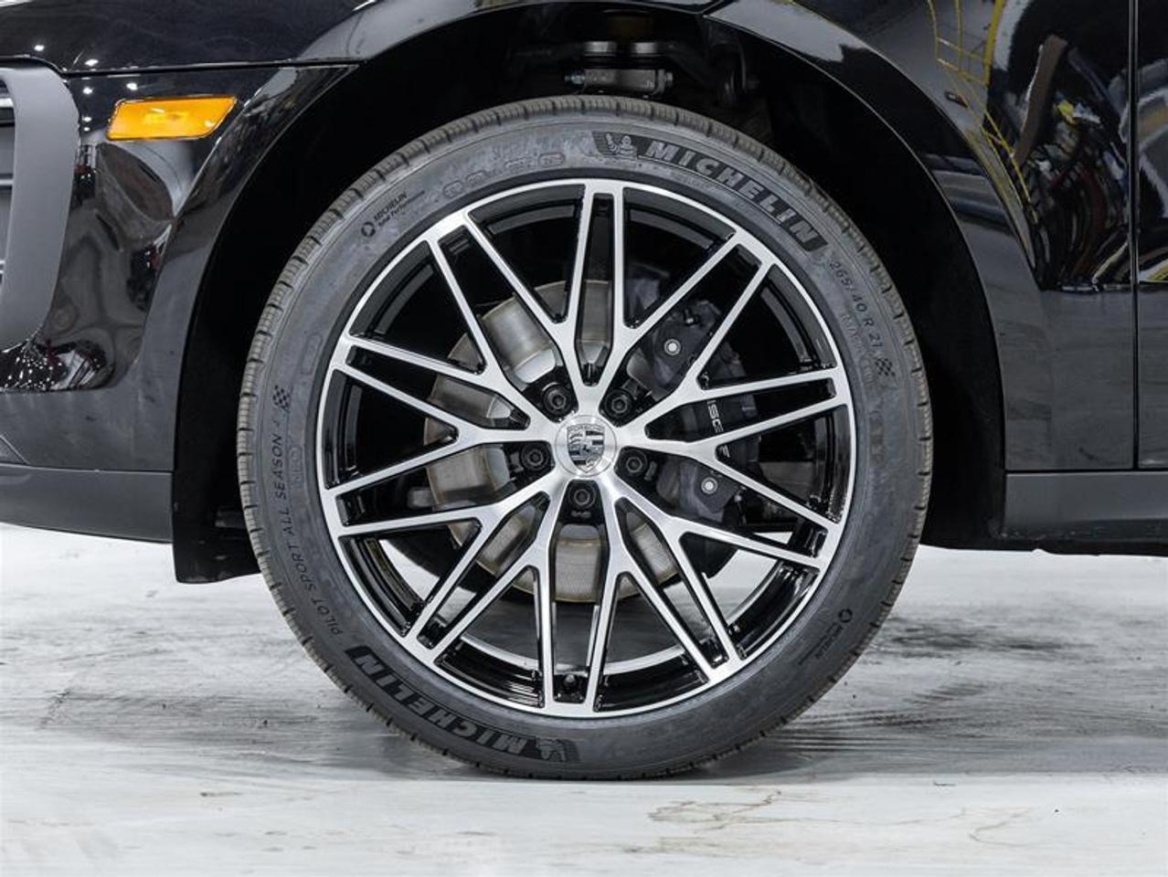 2026 Porsche Macan  Photo