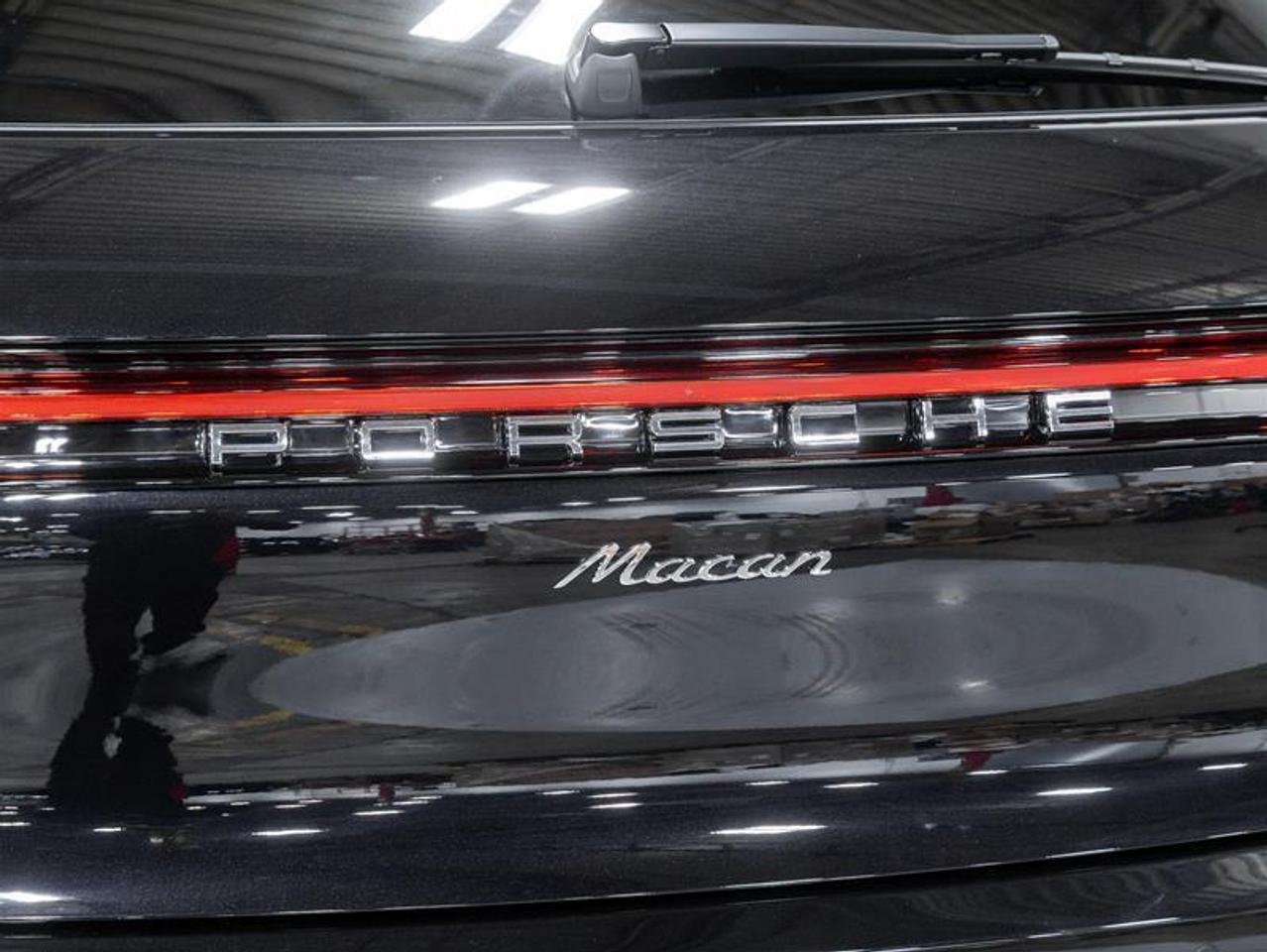 2026 Porsche Macan  Photo