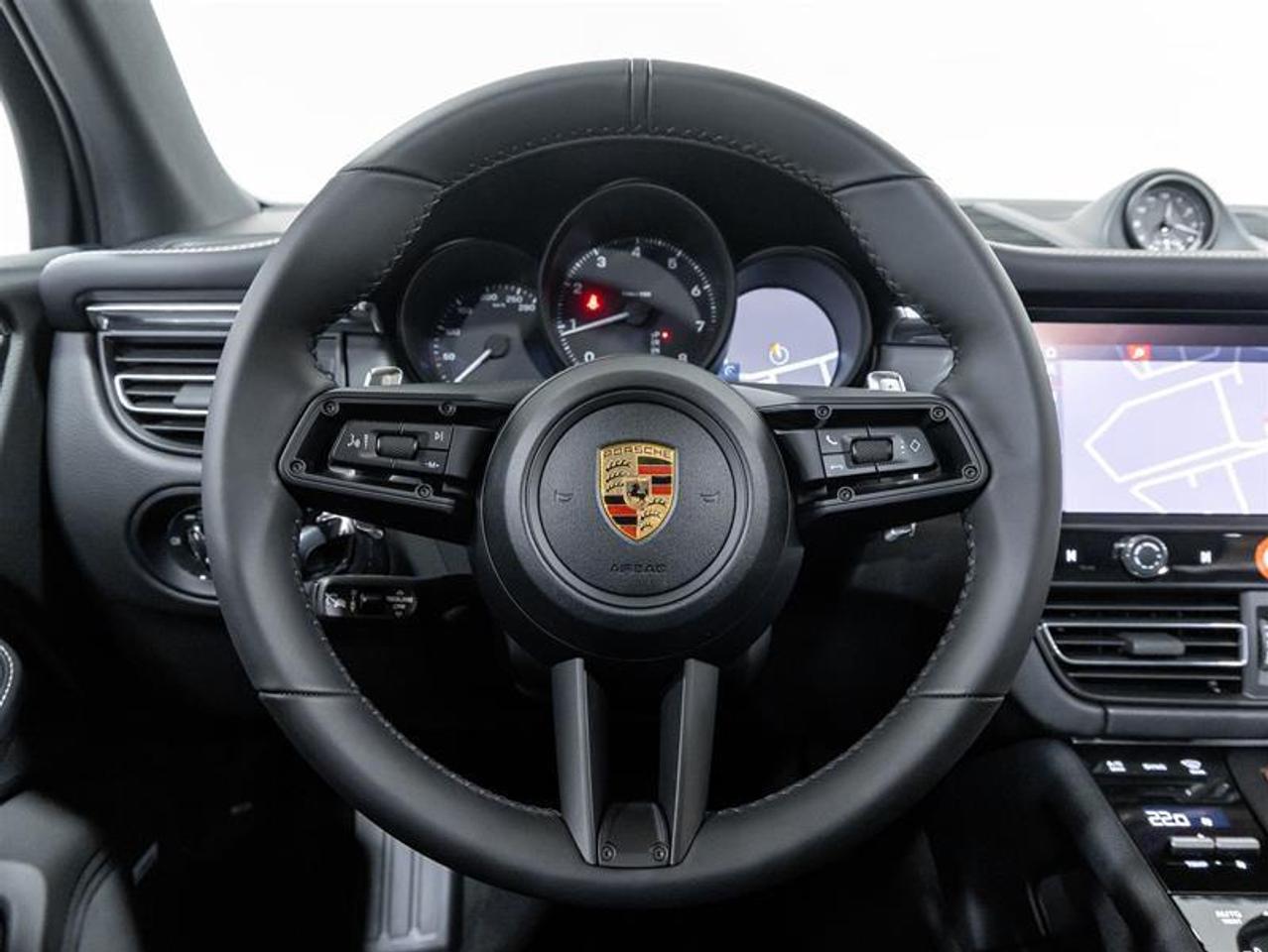 2026 Porsche Macan  Photo