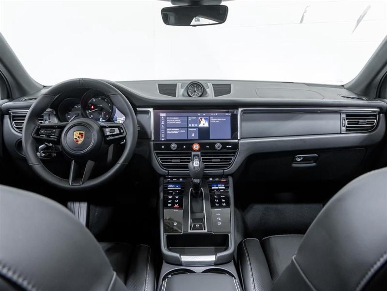 2026 Porsche Macan  Photo