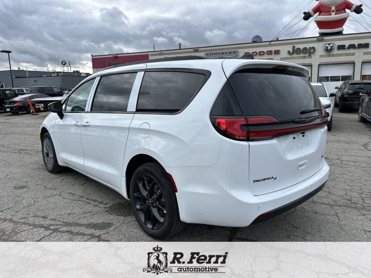 2026 Chrysler Pacifica Select All-Wheel Drive Passenger Van Photo