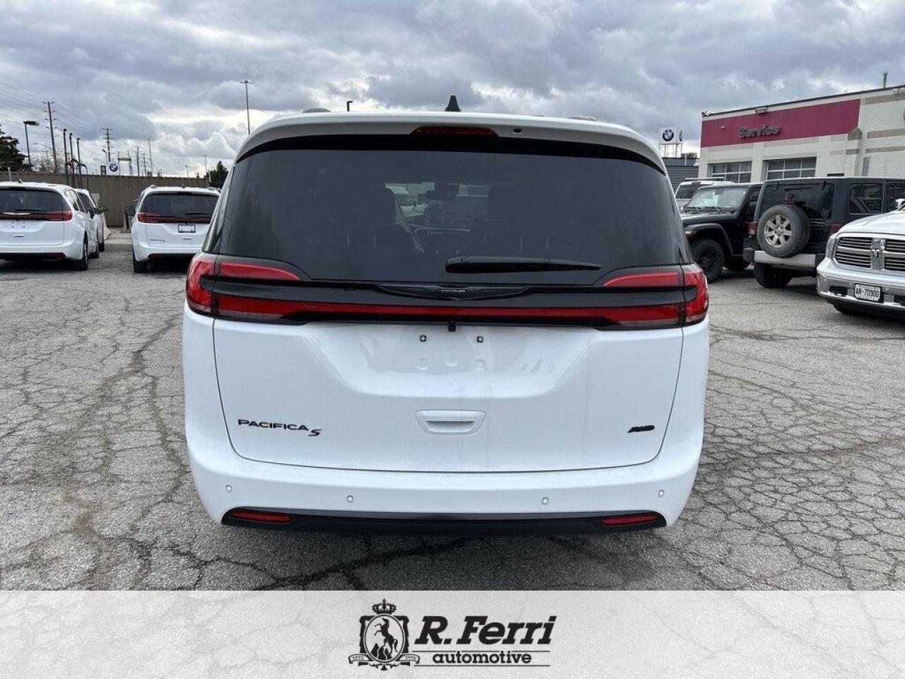 2026 Chrysler Pacifica Select All-Wheel Drive Passenger Van Photo