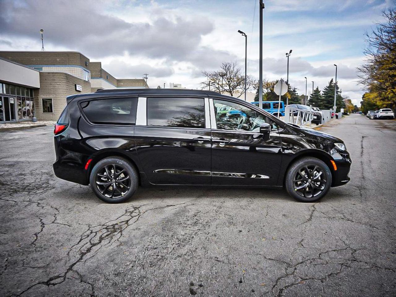 2026 Chrysler Pacifica  Photo