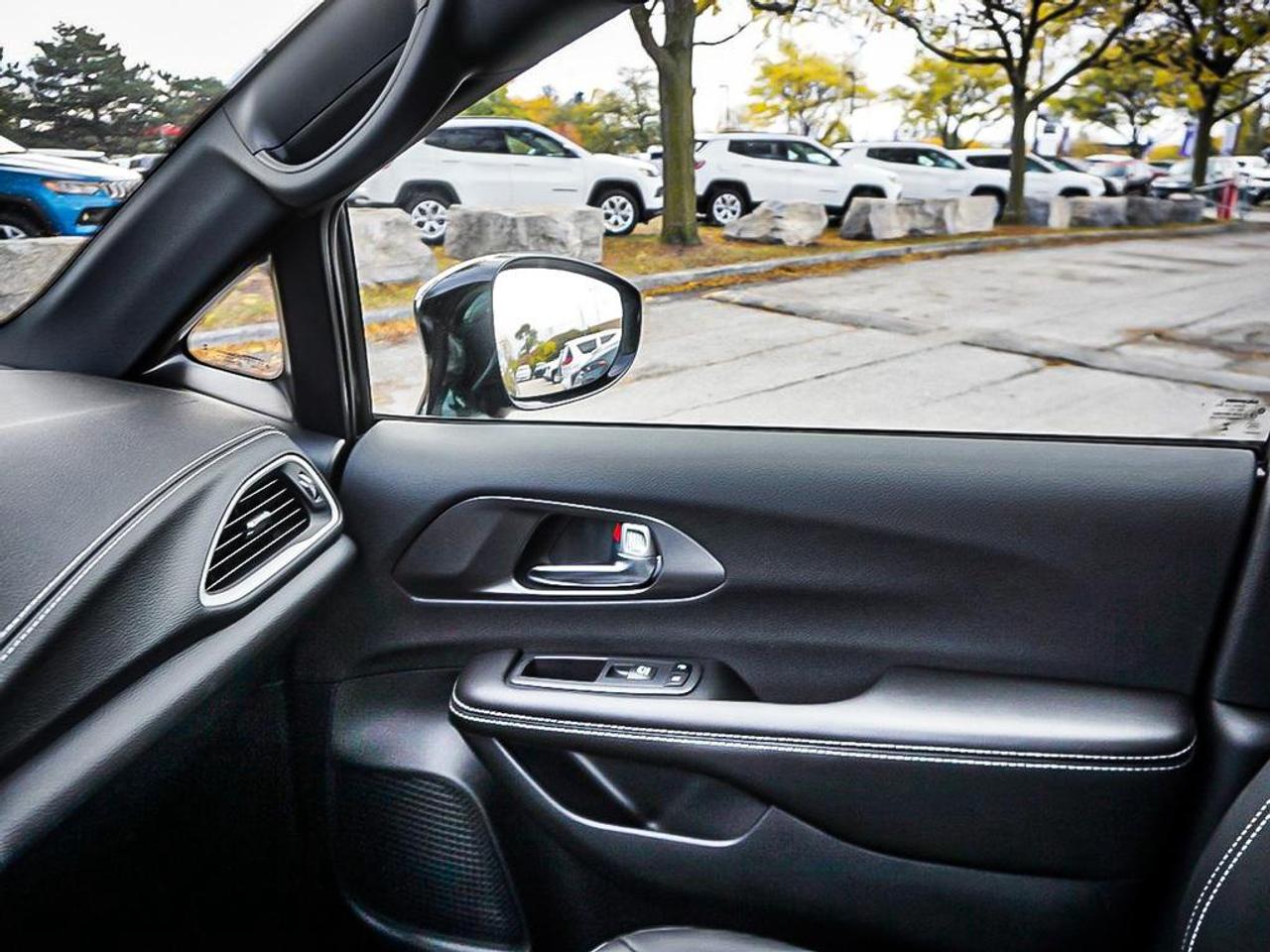 2026 Chrysler Pacifica  Photo