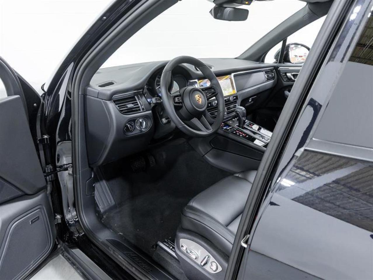 2026 Porsche Macan  Photo