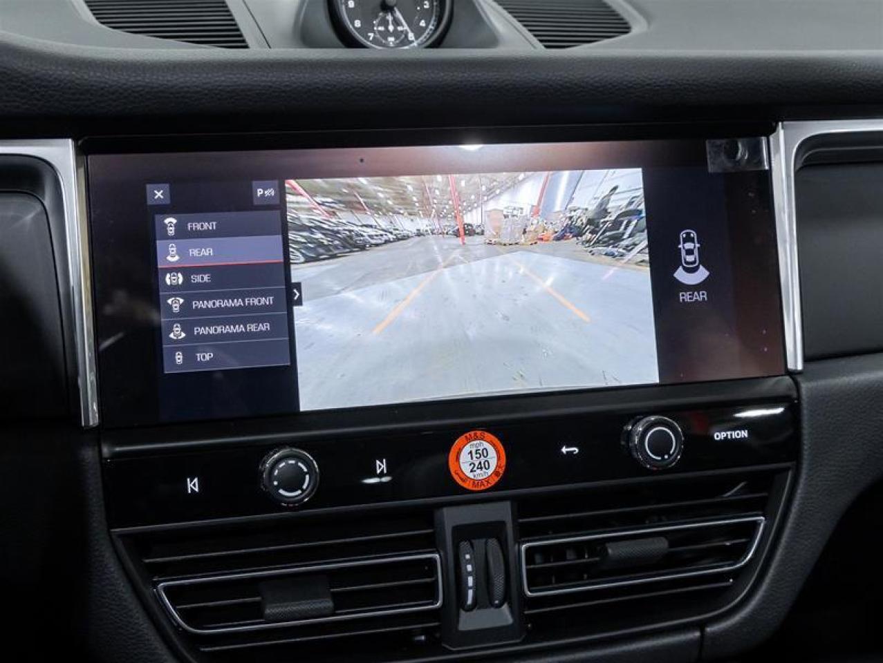 2026 Porsche Macan  Photo