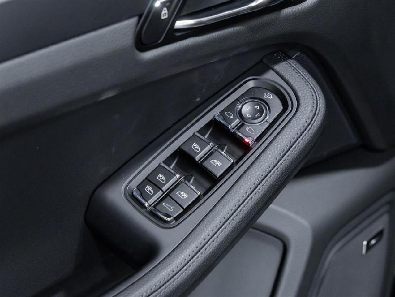 2026 Porsche Macan  Photo