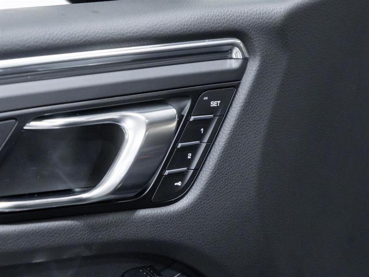 2026 Porsche Macan  Photo