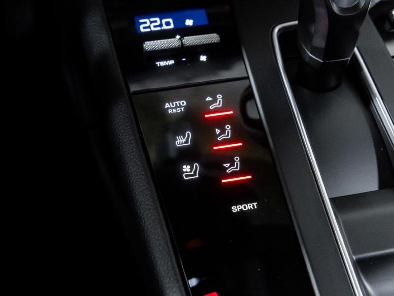 2026 Porsche Macan  Photo