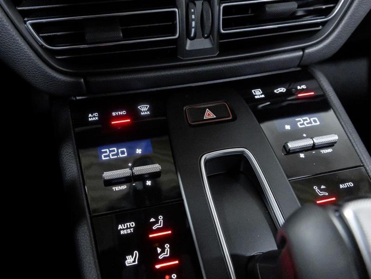 2026 Porsche Macan  Photo