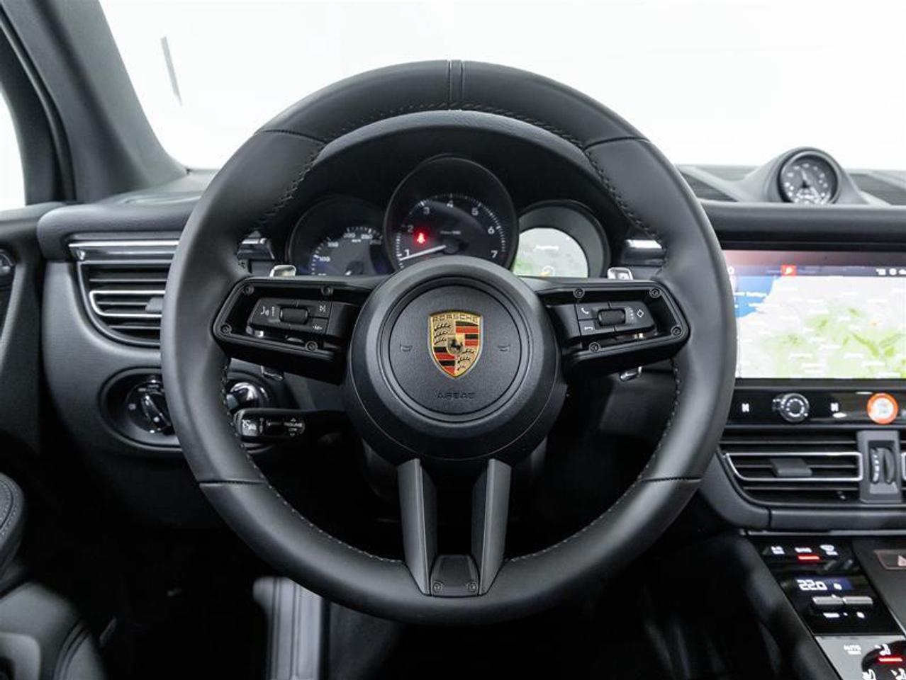 2026 Porsche Macan  Photo