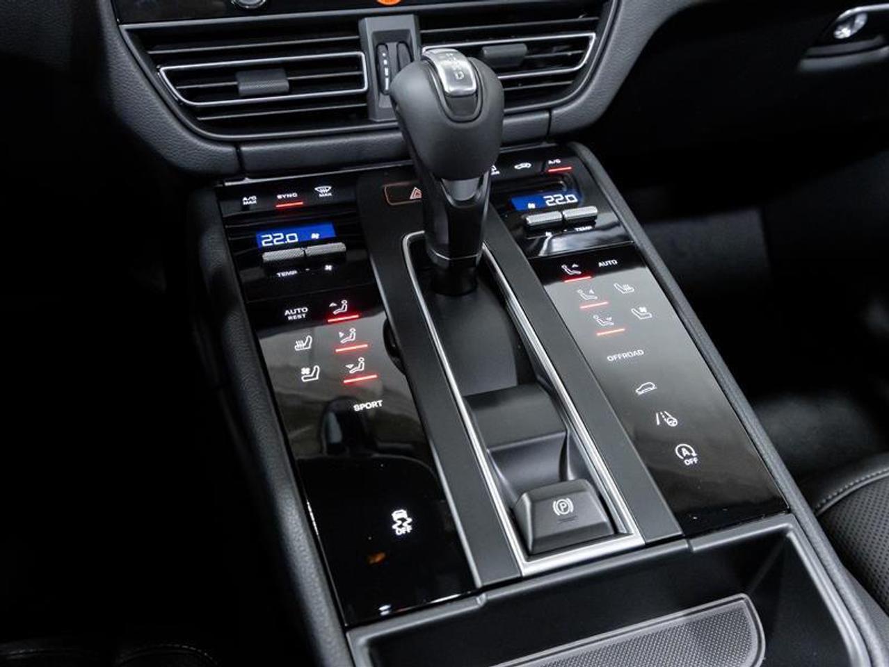 2026 Porsche Macan  Photo