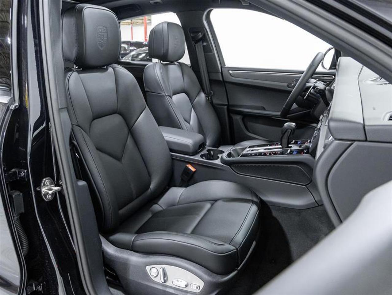 2026 Porsche Macan  Photo