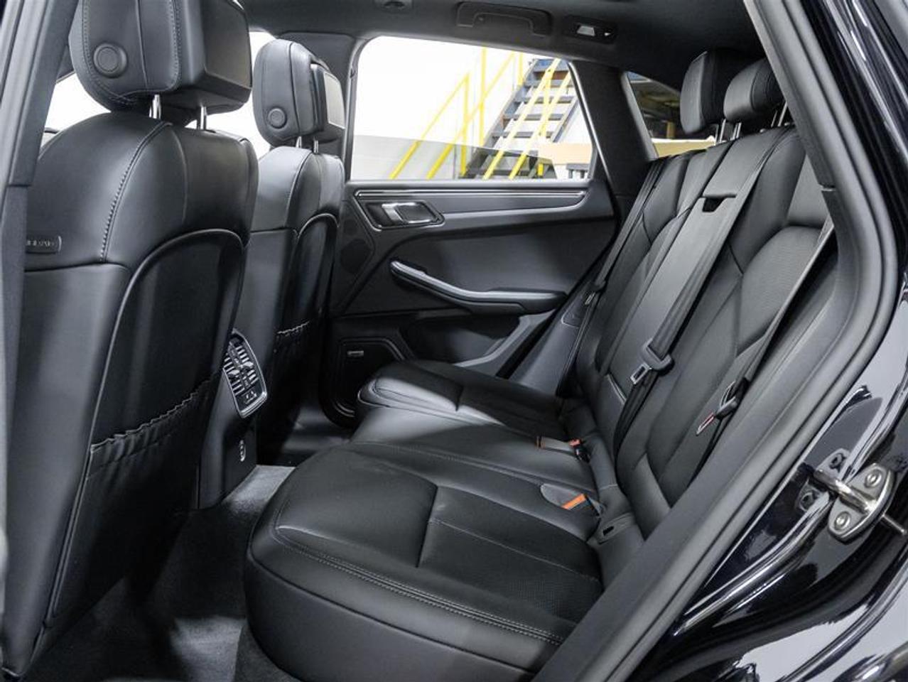 2026 Porsche Macan  Photo