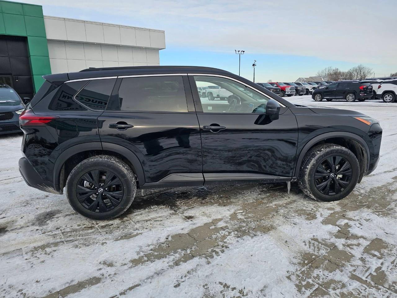 2023 Nissan Rogue SV Midnight Edition 4dr All-Wheel Drive Sport Utility Photo3