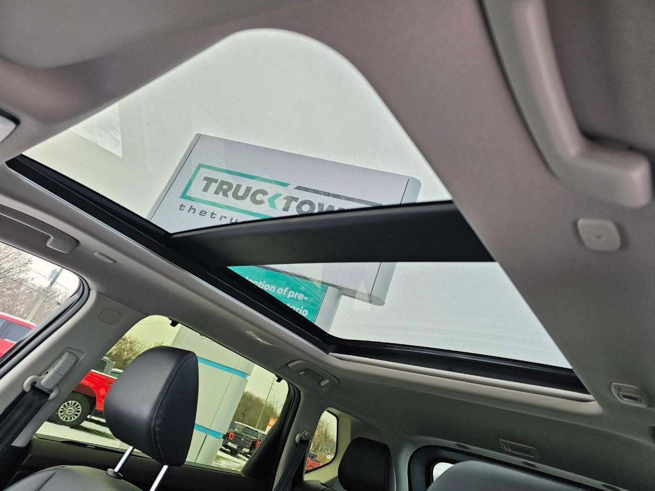 2023 Nissan Rogue SV Midnight Edition 4dr All-Wheel Drive Sport Utility Photo