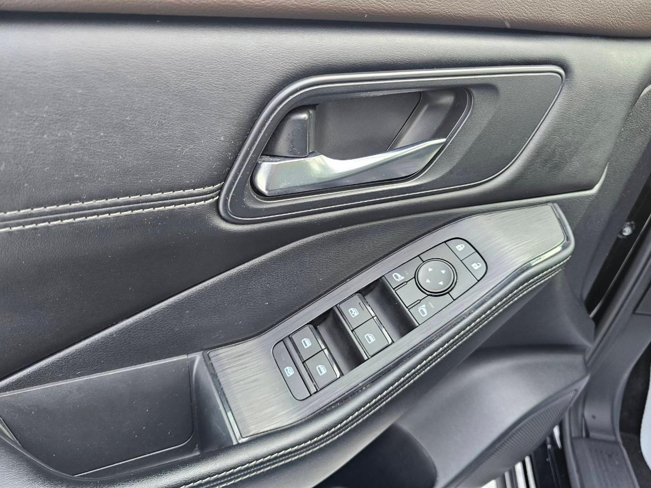 2023 Nissan Rogue SV Midnight Edition 4dr All-Wheel Drive Sport Utility Photo