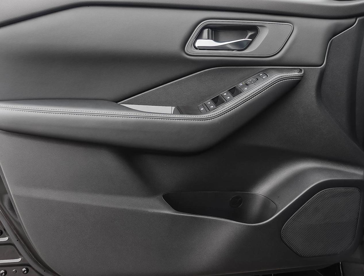 2025 Nissan Rogue SV Moonroof HEATED STEERING   PANO ROOF   POWER SE Photo